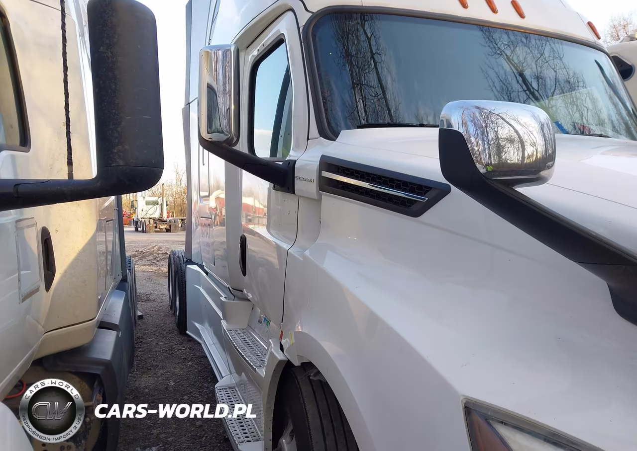 2019 Freightliner New Cascadia 126 VIN:1FUJHHDR8KLKL6670 - 17