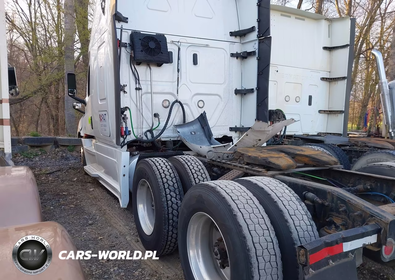 2019 Freightliner New Cascadia 126 VIN:1FUJHHDR8KLKL6670 - 3