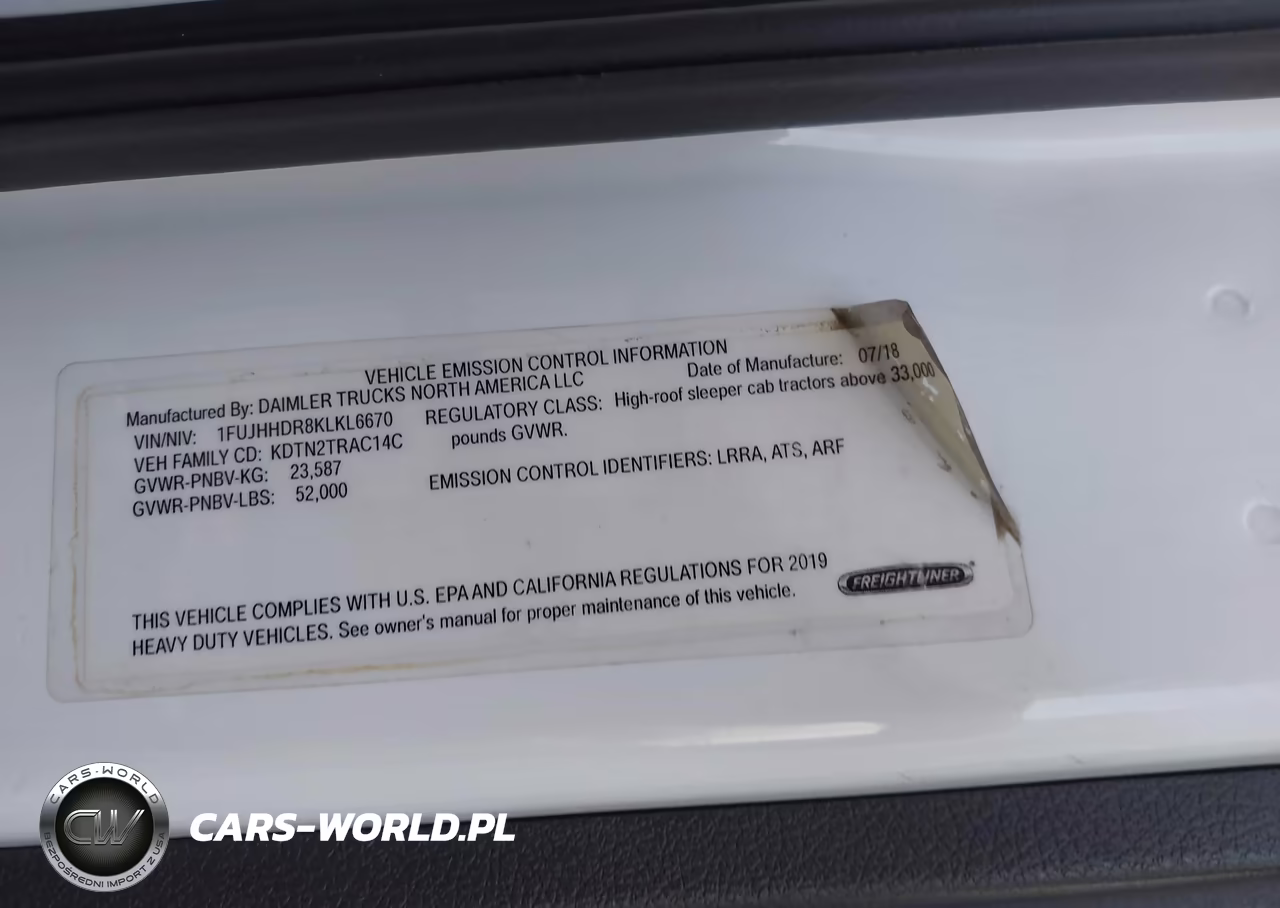 2019 Freightliner New Cascadia 126 VIN:1FUJHHDR8KLKL6670 - 8