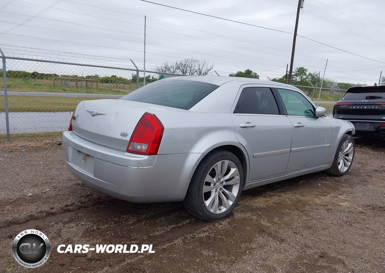 2005 Chrysler 300 Touring VIN:2C3AA53G05H141634 - 4