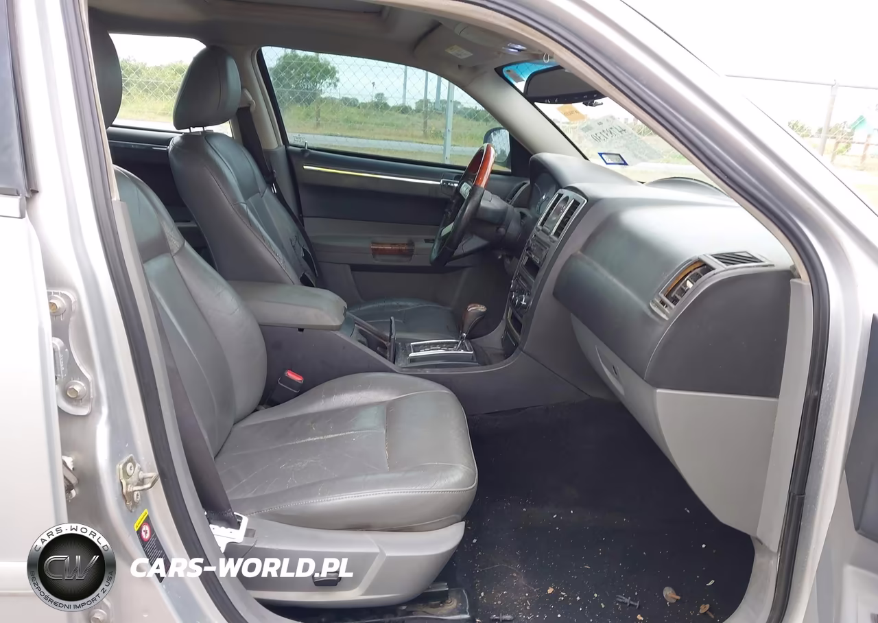 2005 Chrysler 300 Touring VIN:2C3AA53G05H141634 - 5