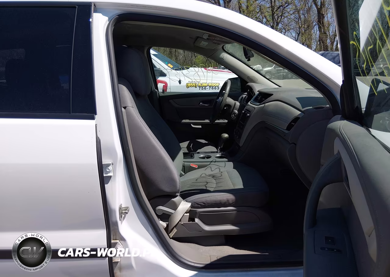 2017 Chevrolet Traverse Ls VIN:1GNKVFEDXHJ243062 - 5