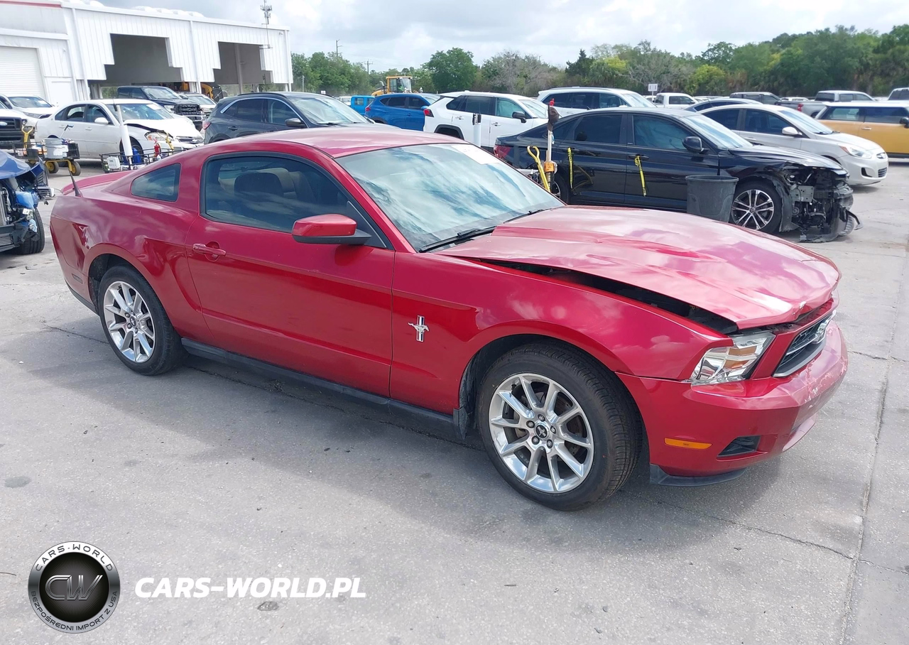 2010 Ford Mustang V6-V6 Premium