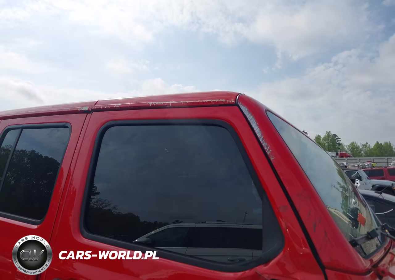 2022 Jeep Wrangler 4Xe Unlimited Sahara 4X4 VIN:1C4JJXP66NW214077 - 19