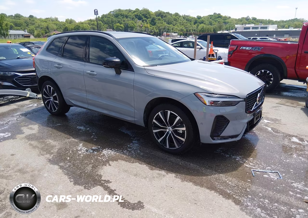2025 Volvo Xc60 B5 Plus – zdjęcie 1 z 18