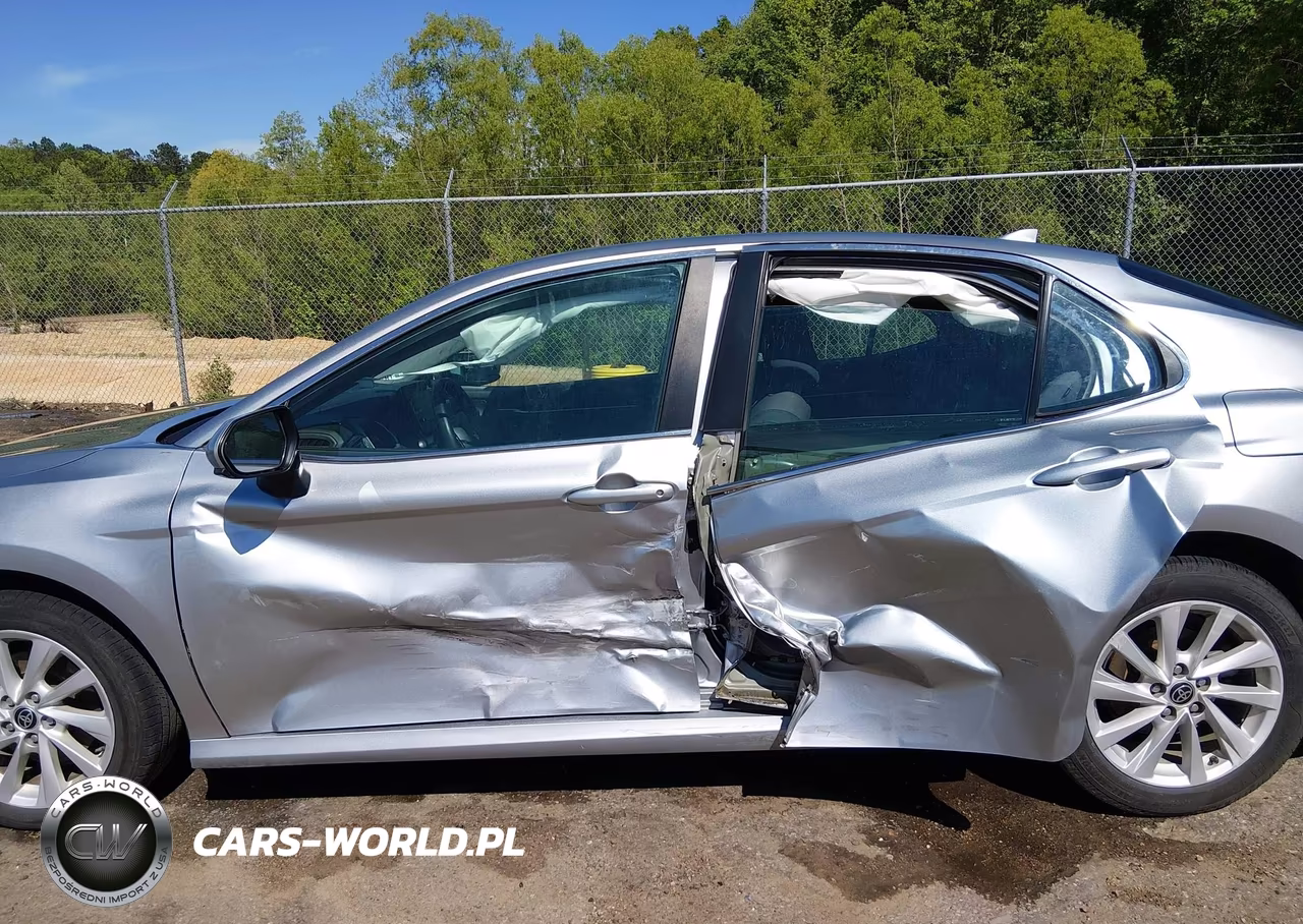 2022 Toyota Camry Le VIN:4T1C11AK1NU684357 - 14