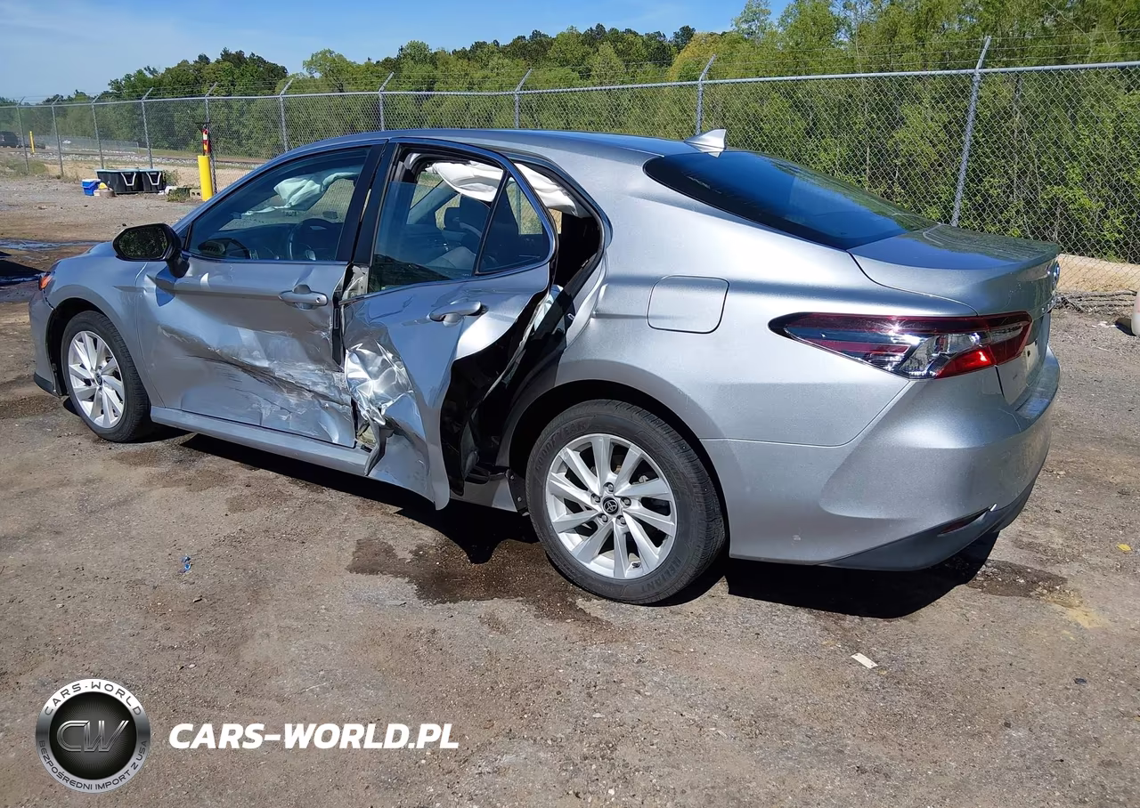 2022 Toyota Camry Le VIN:4T1C11AK1NU684357 - 3