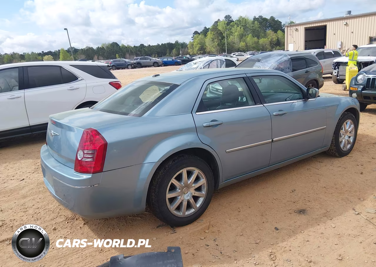 2009 Chrysler 300 Touring VIN:2C3LA53V79H503701 - 4