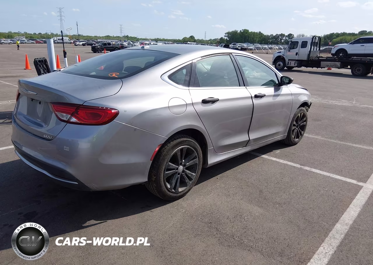 2016 Chrysler 200 Limited VIN:1C3CCCAB3GN131740 - 4