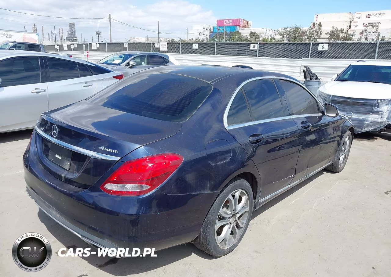 2015 Mercedes-Benz C 300 4Matic-Luxury 4Matic-Sport 4Matic VIN:55SWF4KB2FU032603 - 4
