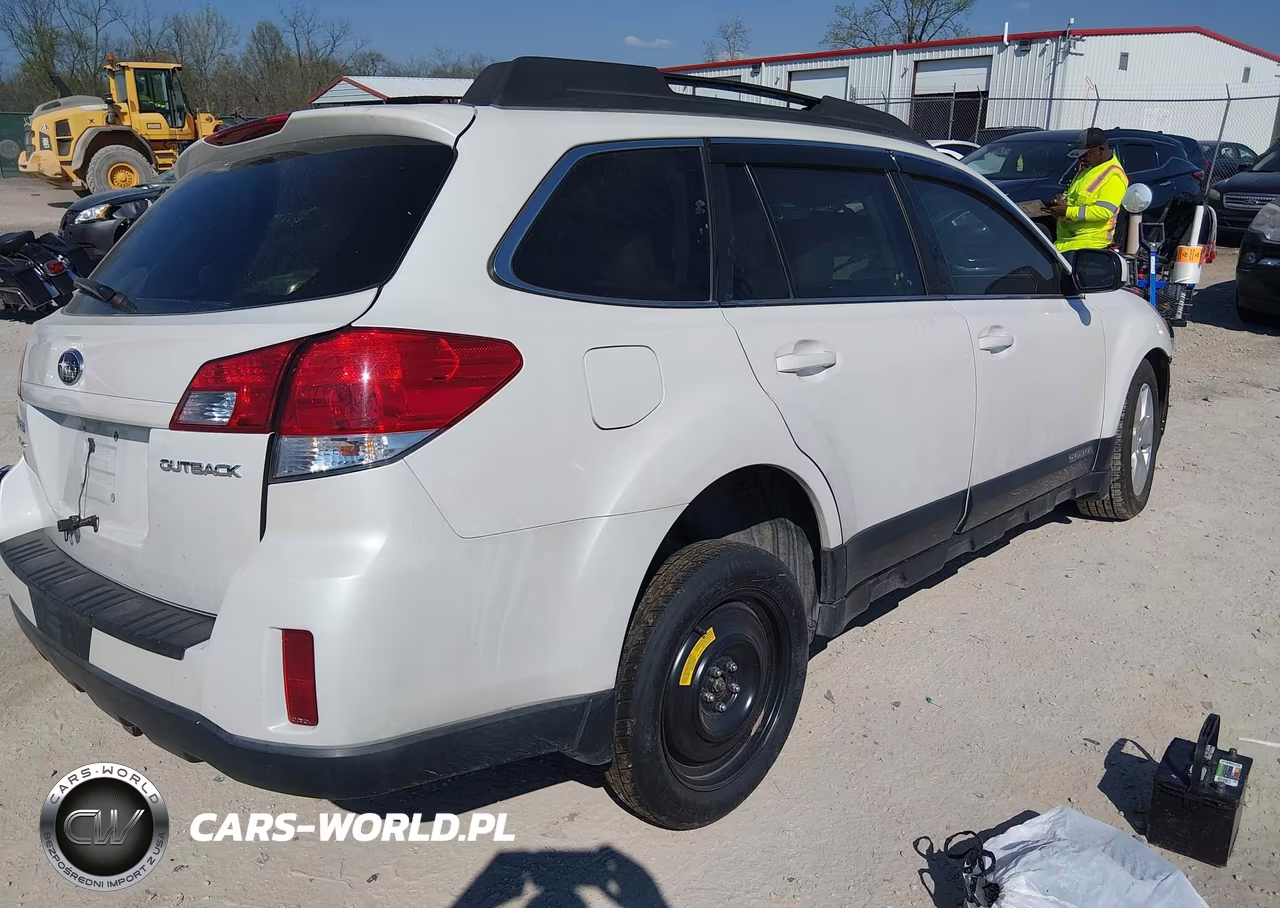 2011 Subaru Outback 2.5I Premium VIN:4S4BRCCC0B3436799 - 4