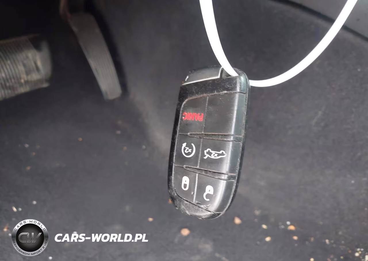 2019 Chrysler 300 300S VIN:2C3CCABG7KH628631 - 11