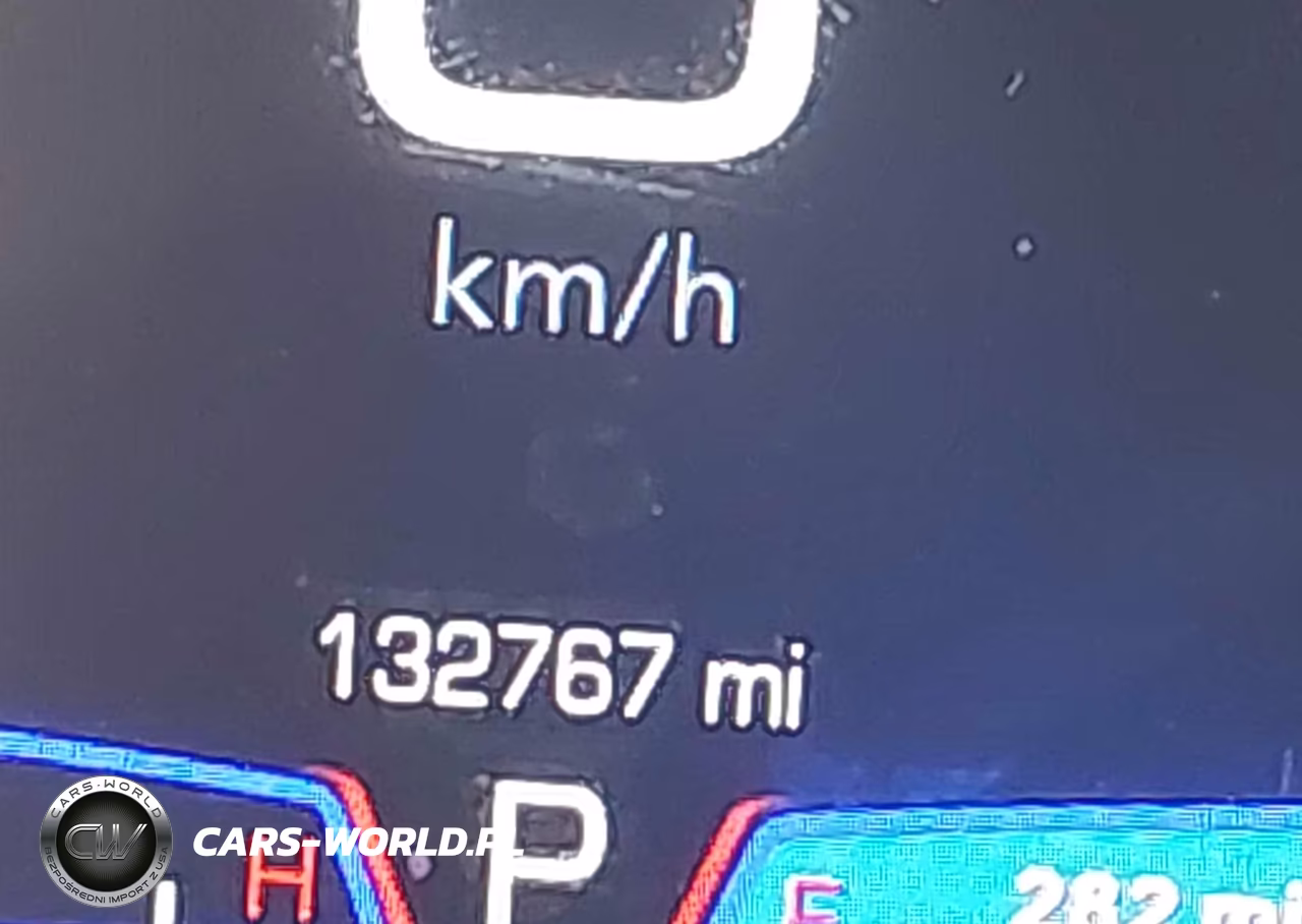 2019 Chrysler 300 300S VIN:2C3CCABG7KH628631 - 16