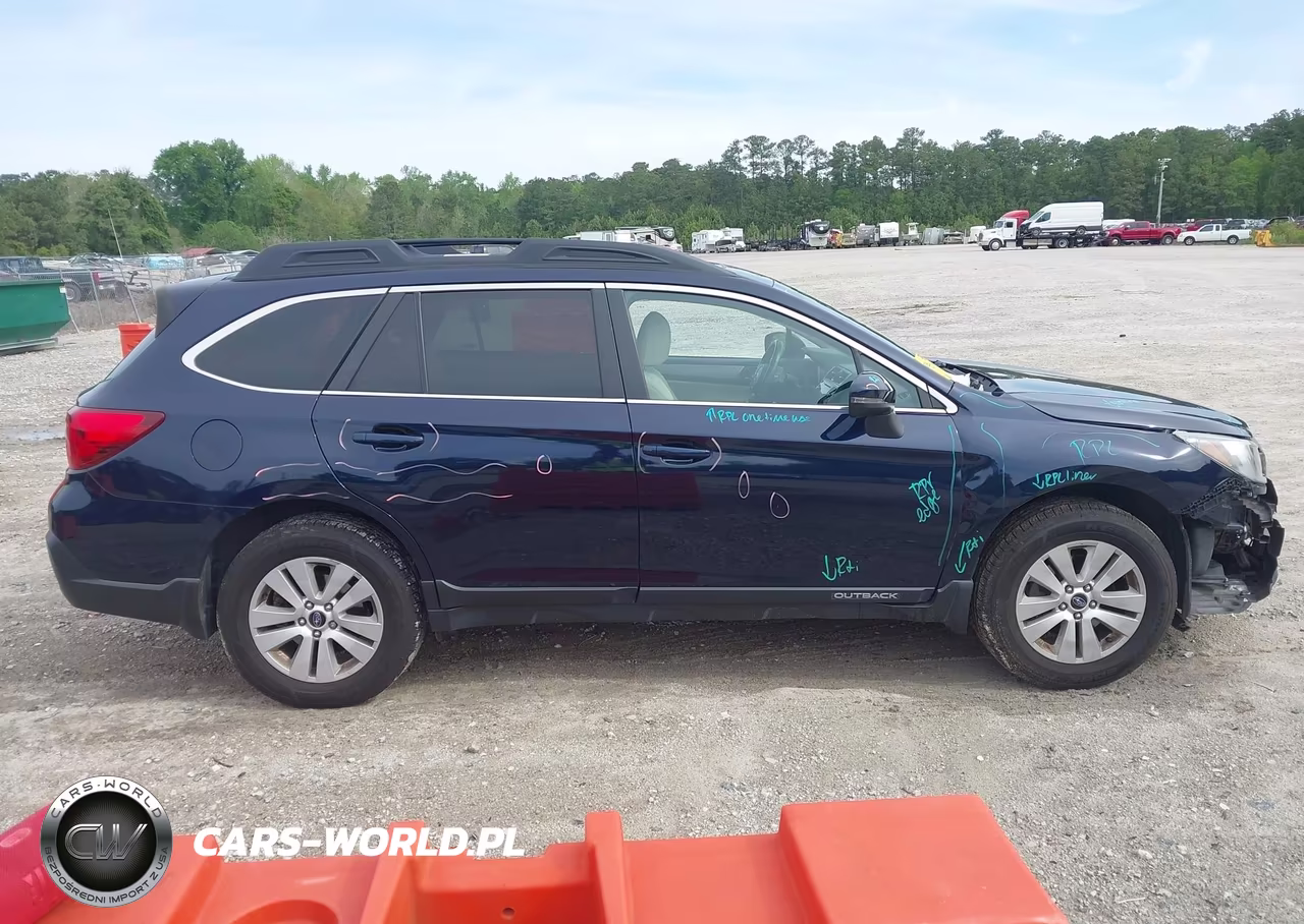 2018 Subaru Outback 2.5I Premium VIN:4S4BSAHC8J3349894 - 13