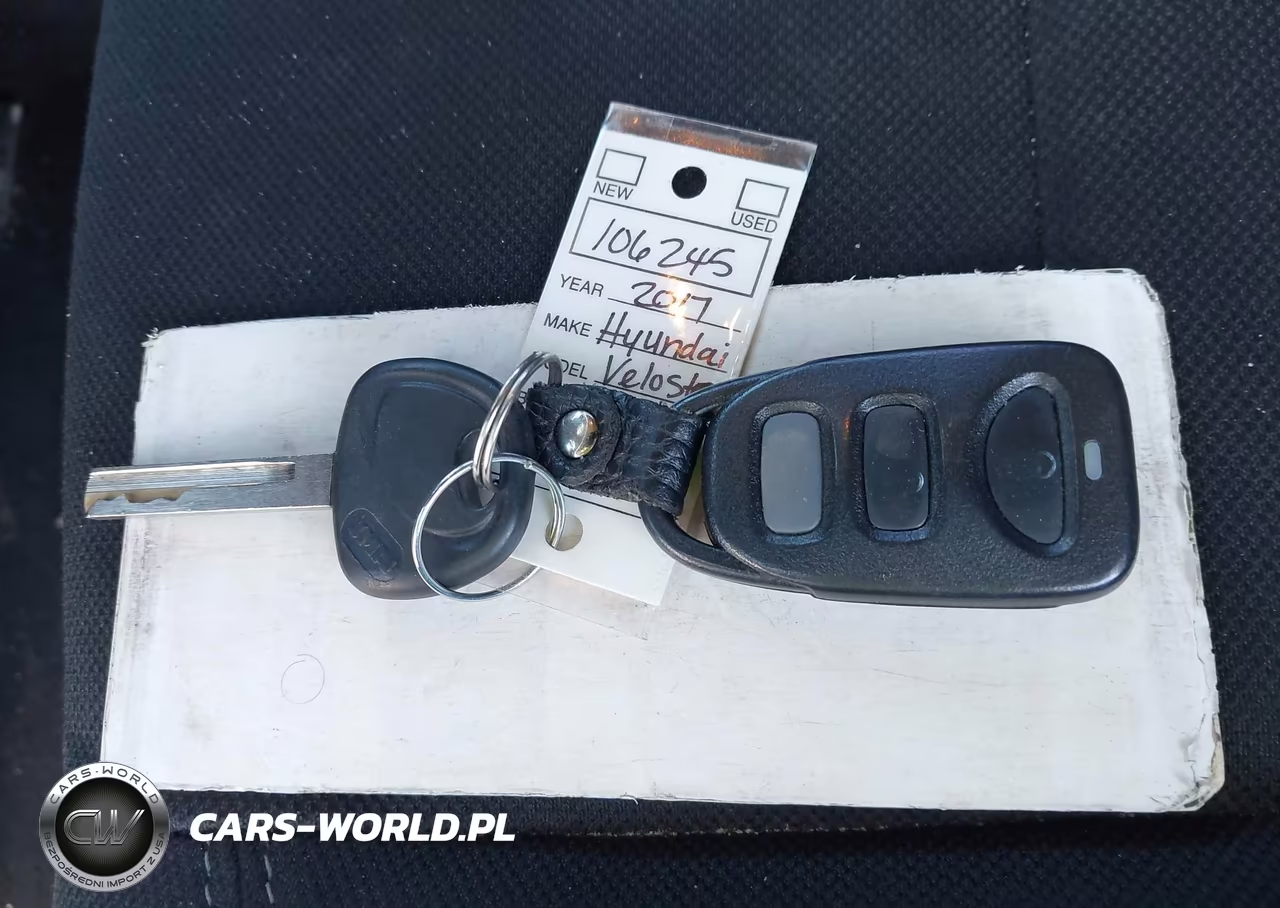 2017 Hyundai Veloster VIN:KMHTC6AD6HU317211 - 11