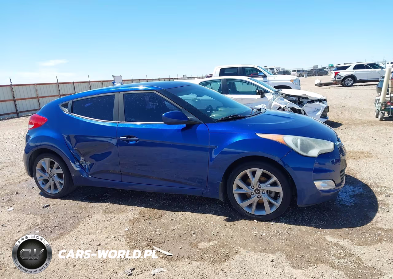 2017 Hyundai Veloster VIN:KMHTC6AD6HU317211 - 13