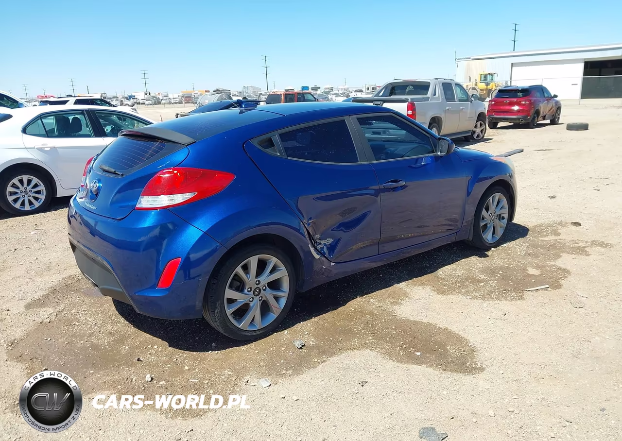 2017 Hyundai Veloster VIN:KMHTC6AD6HU317211 - 4