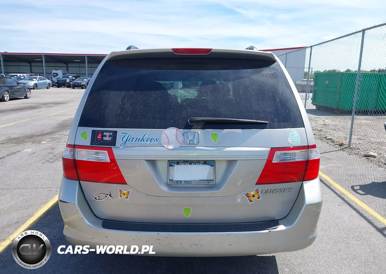 2005 Honda Odyssey Ex VIN:5FNRL38475B102587 - 17