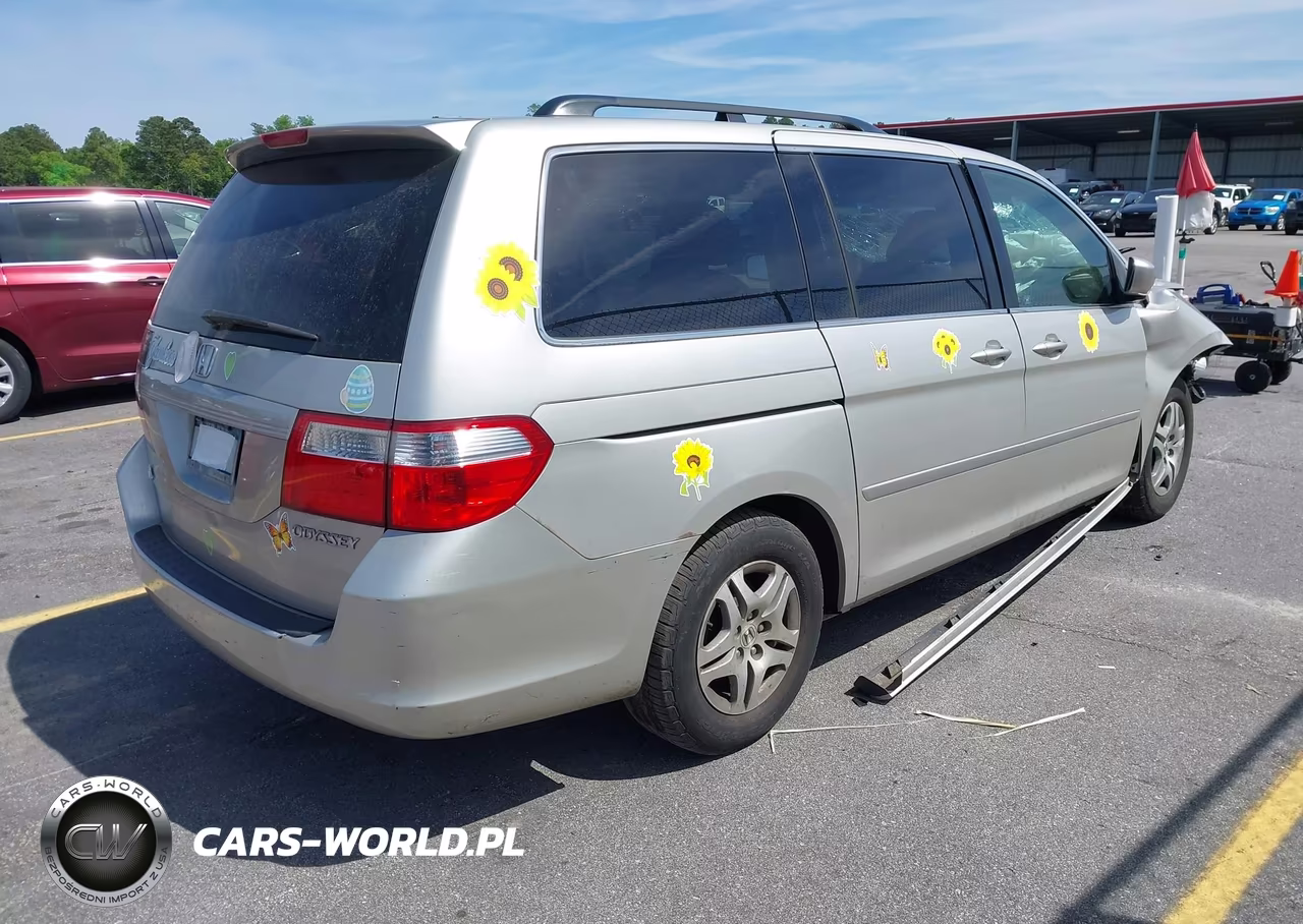 2005 Honda Odyssey Ex VIN:5FNRL38475B102587 - 4