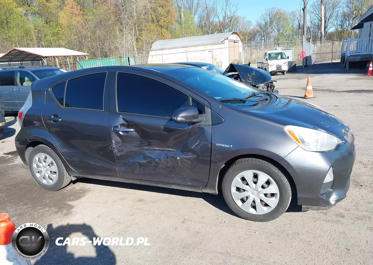 2013 Toyota Prius C Two VIN:JTDKDTB31D1045177 - 13