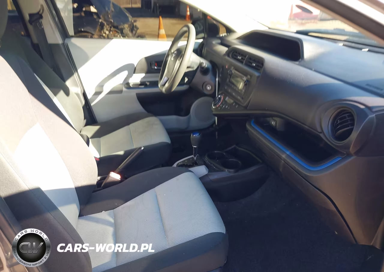 2013 Toyota Prius C Two VIN:JTDKDTB31D1045177 - 5