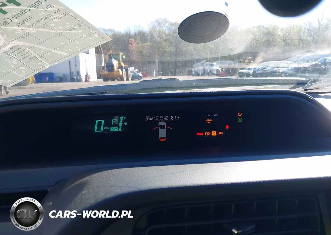 2013 Toyota Prius C Two VIN:JTDKDTB31D1045177 - 7