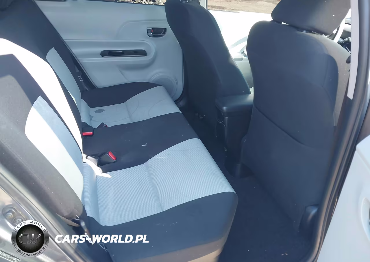 2013 Toyota Prius C Two VIN:JTDKDTB31D1045177 - 8
