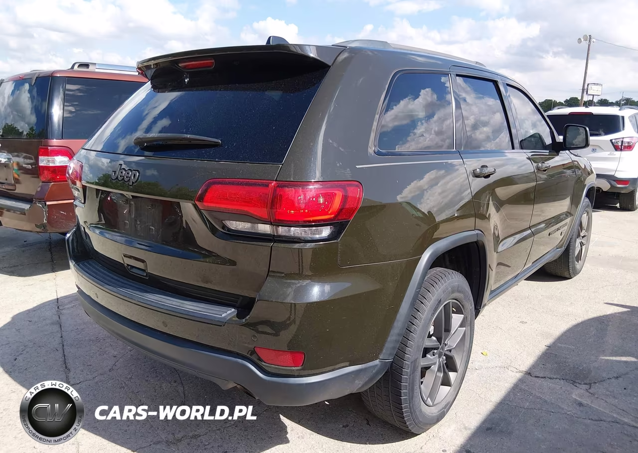 2016 Jeep Grand Cherokee 75Th Anniversary VIN:1C4RJEAG3GC457911 - 4