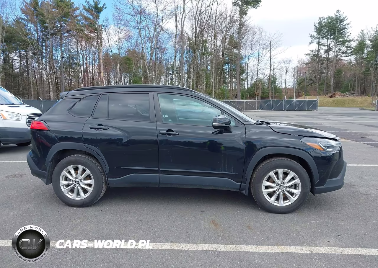 2022 Toyota Corolla Cross Le VIN:7MUBAABG5NV007445 - 13