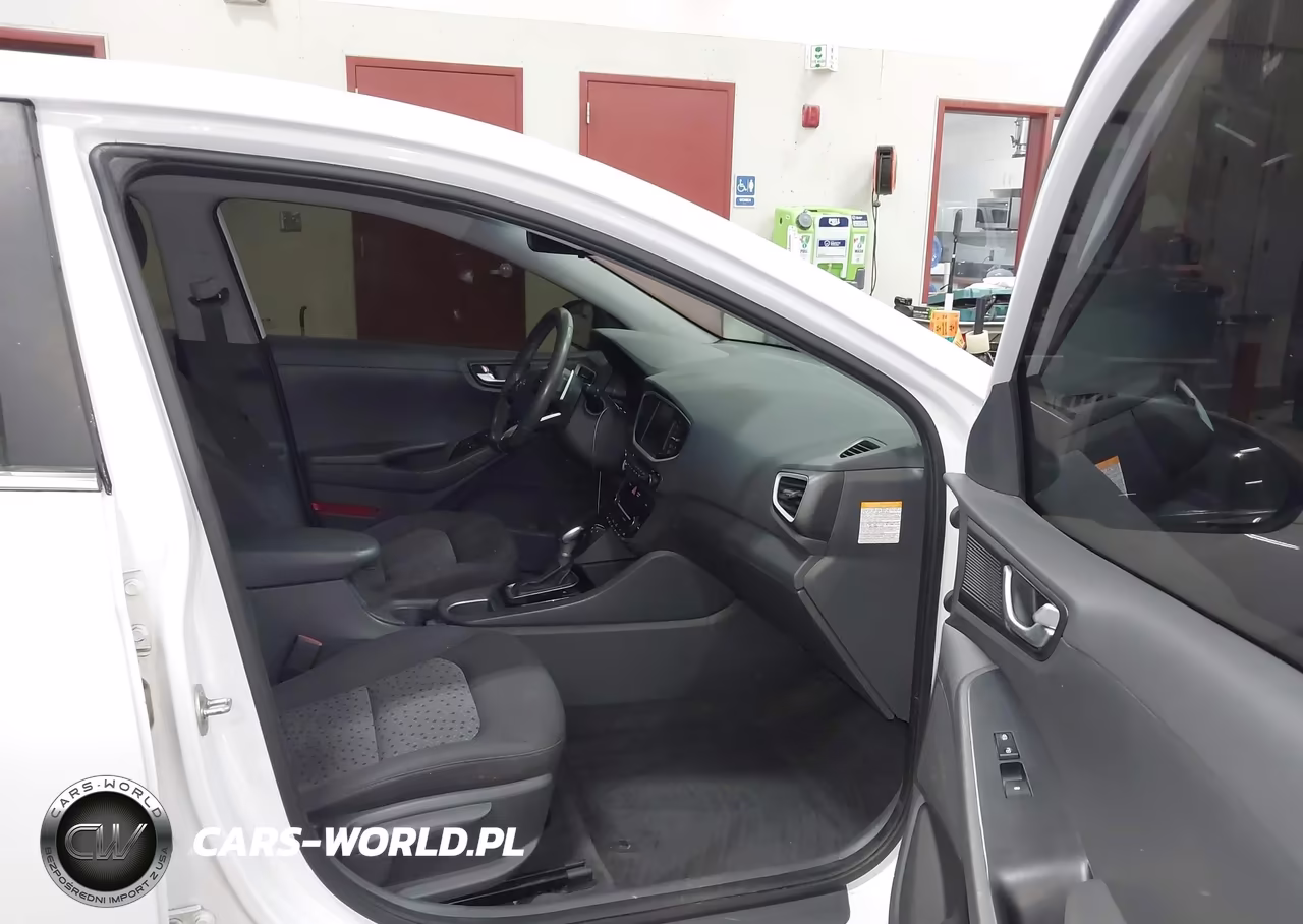 2018 Hyundai Ioniq Hybrid Sel VIN:KMHC75LC7JU065994 - 5