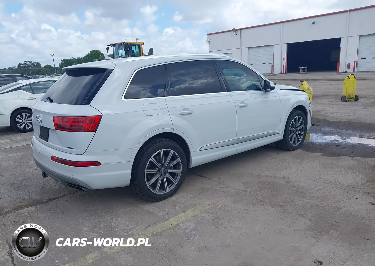 2017 Audi Q7 2.0T Premium VIN:WA1LHAF72HD038439 - 4