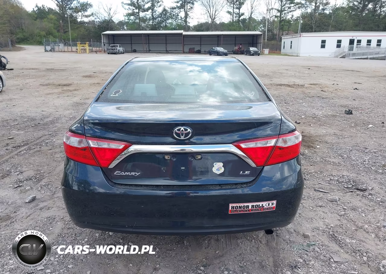 2015 Toyota Camry Le VIN:4T1BF1FK3FU112343 - 16