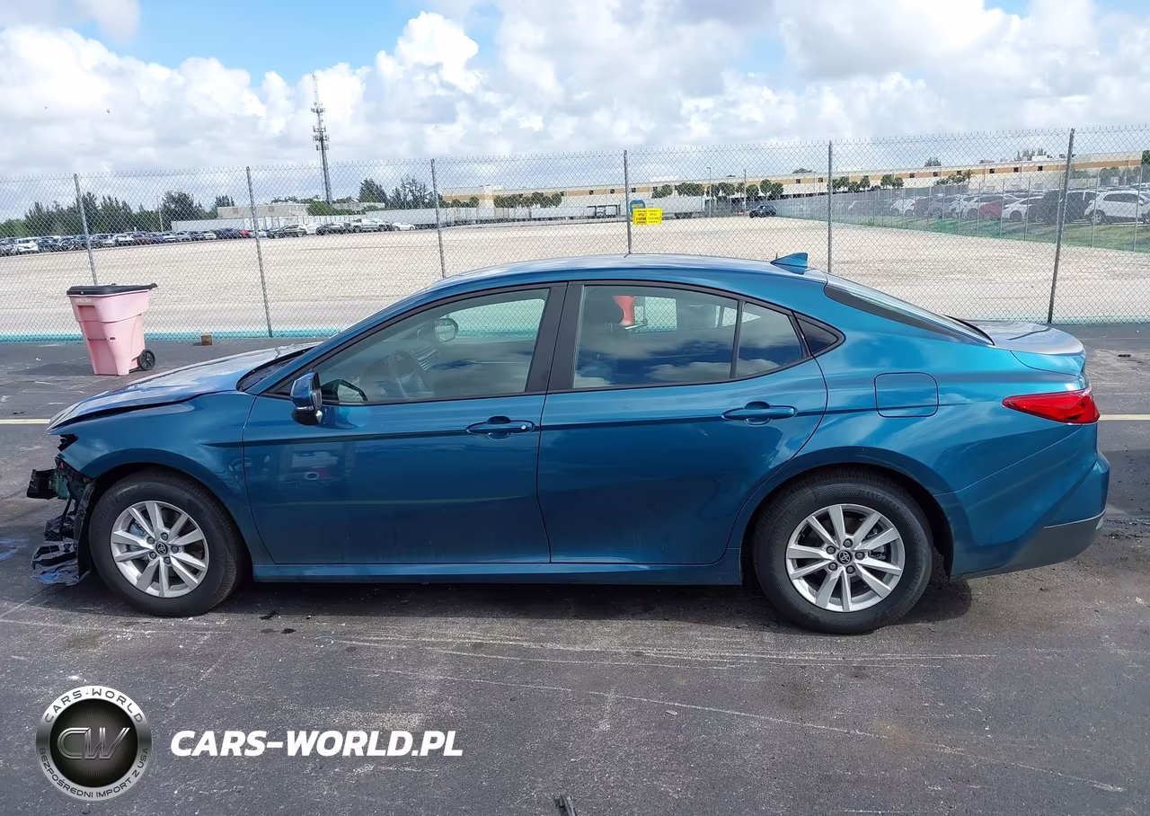 2026 Toyota Camry Le VIN:4T1DAACK8TU263850 - 15