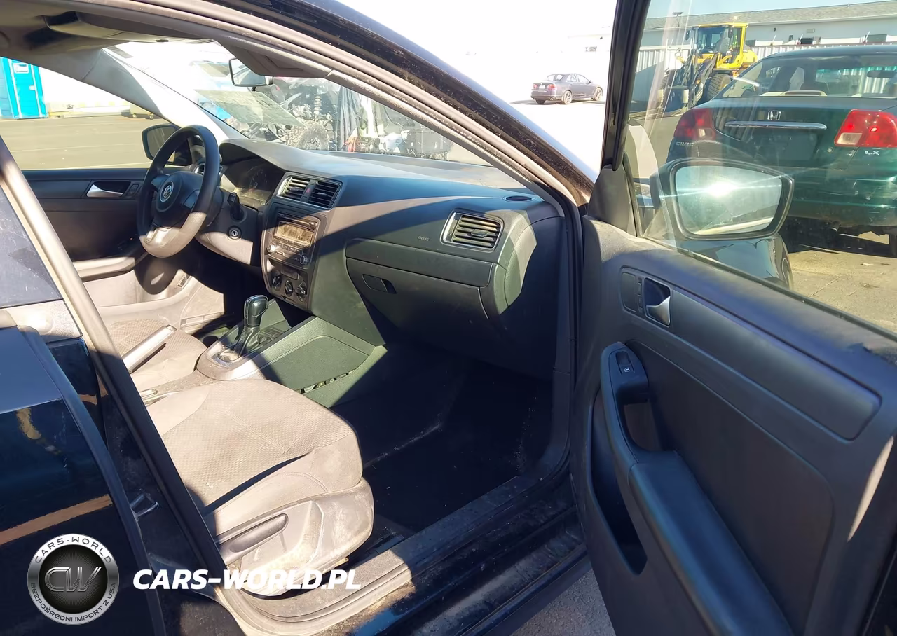2013 Volkswagen Jetta 2.0L S VIN:3VW2K7AJ5DM421800 - 5