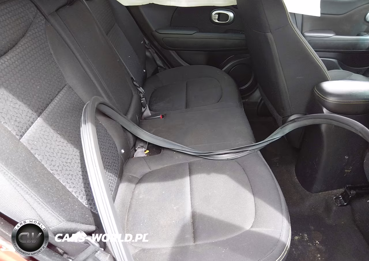 2016 Kia Soul + VIN:KNDJP3A54G7833684 - 8