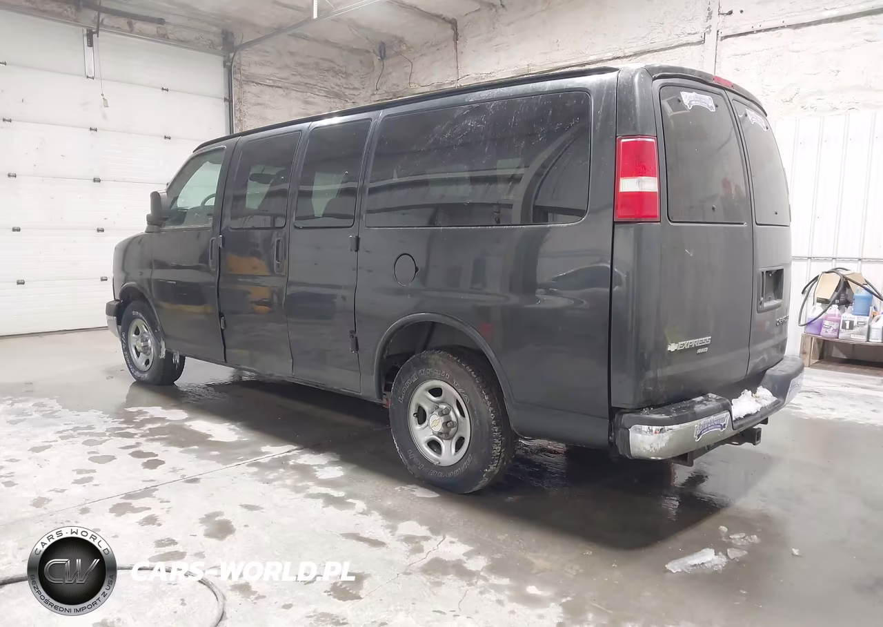 2003 Chevrolet Express VIN:1GNFH15T931137715 - 3