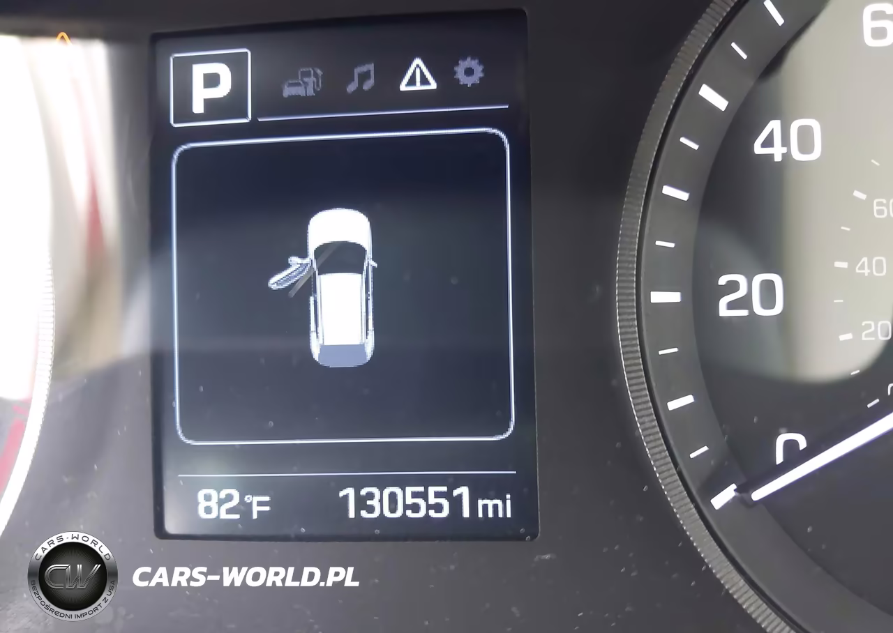 2018 Hyundai Tucson Value VIN:KM8J33A22JU748459 - 16