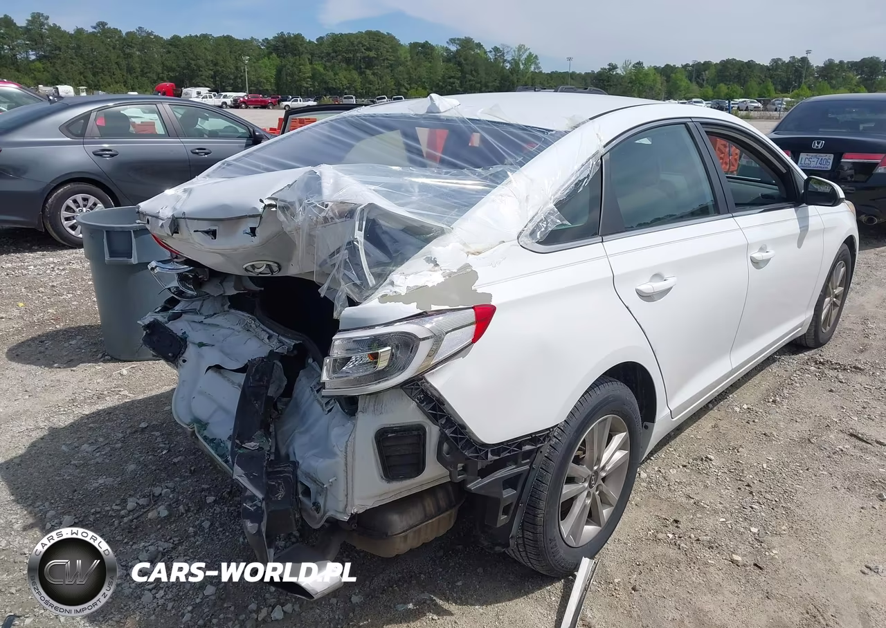 2015 Hyundai Sonata Se VIN:5NPE24AF0FH063430 - 4