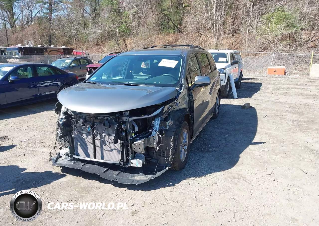 2026 Toyota Sienna Xle VIN:5TDYSKFC7TS228458 - 2