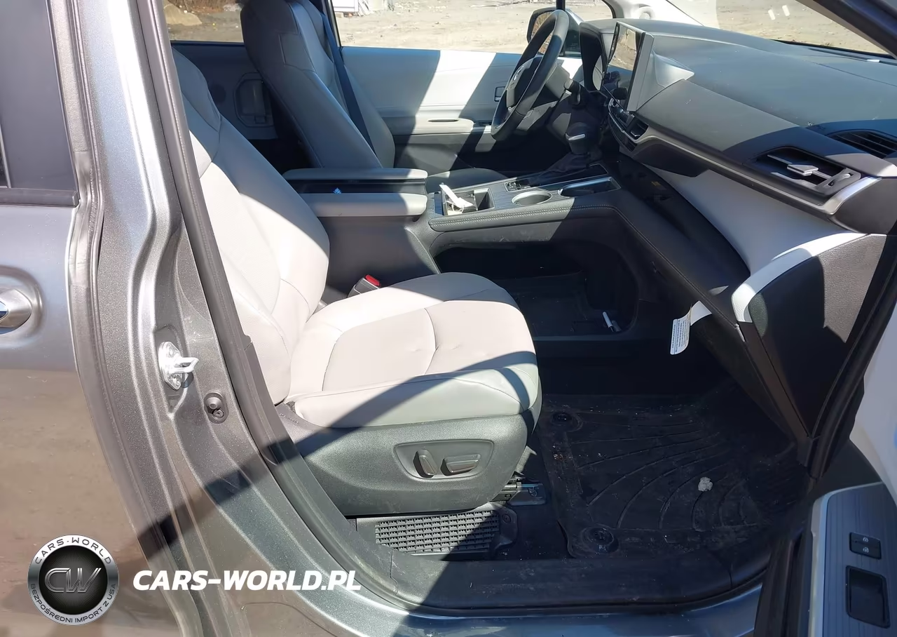 2026 Toyota Sienna Xle VIN:5TDYSKFC7TS228458 - 5