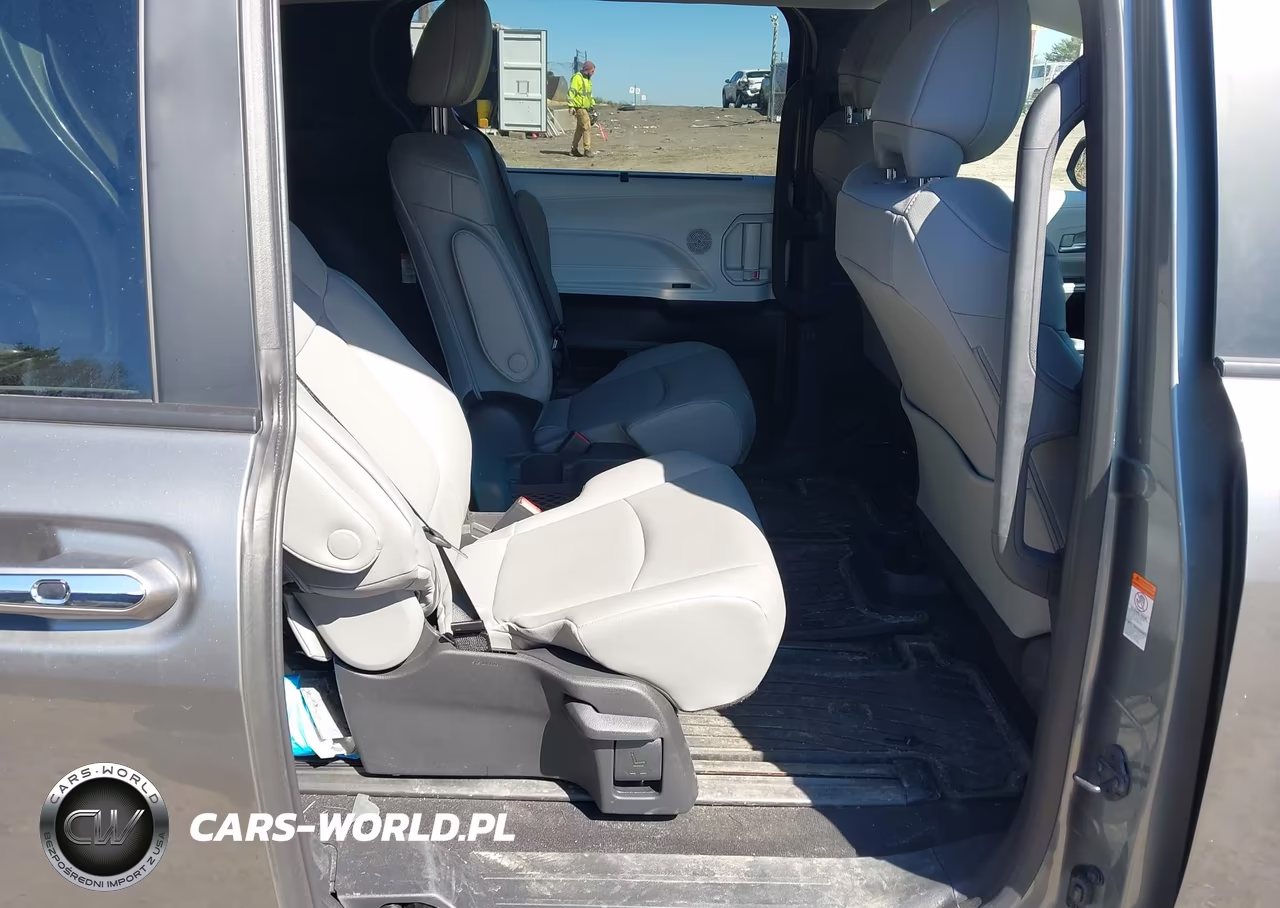 2026 Toyota Sienna Xle VIN:5TDYSKFC7TS228458 - 8