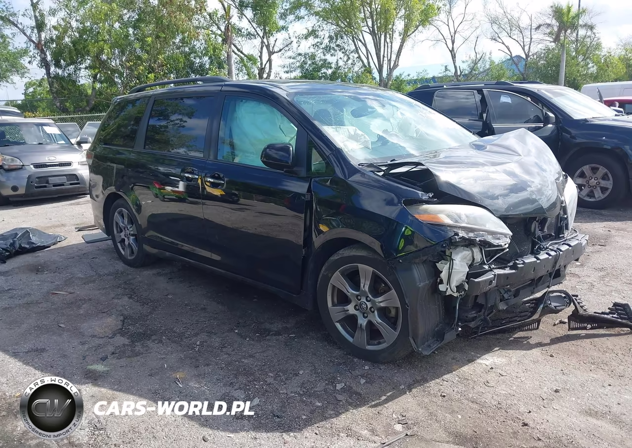 2018 Toyota Sienna Se Premium 8 Passenger