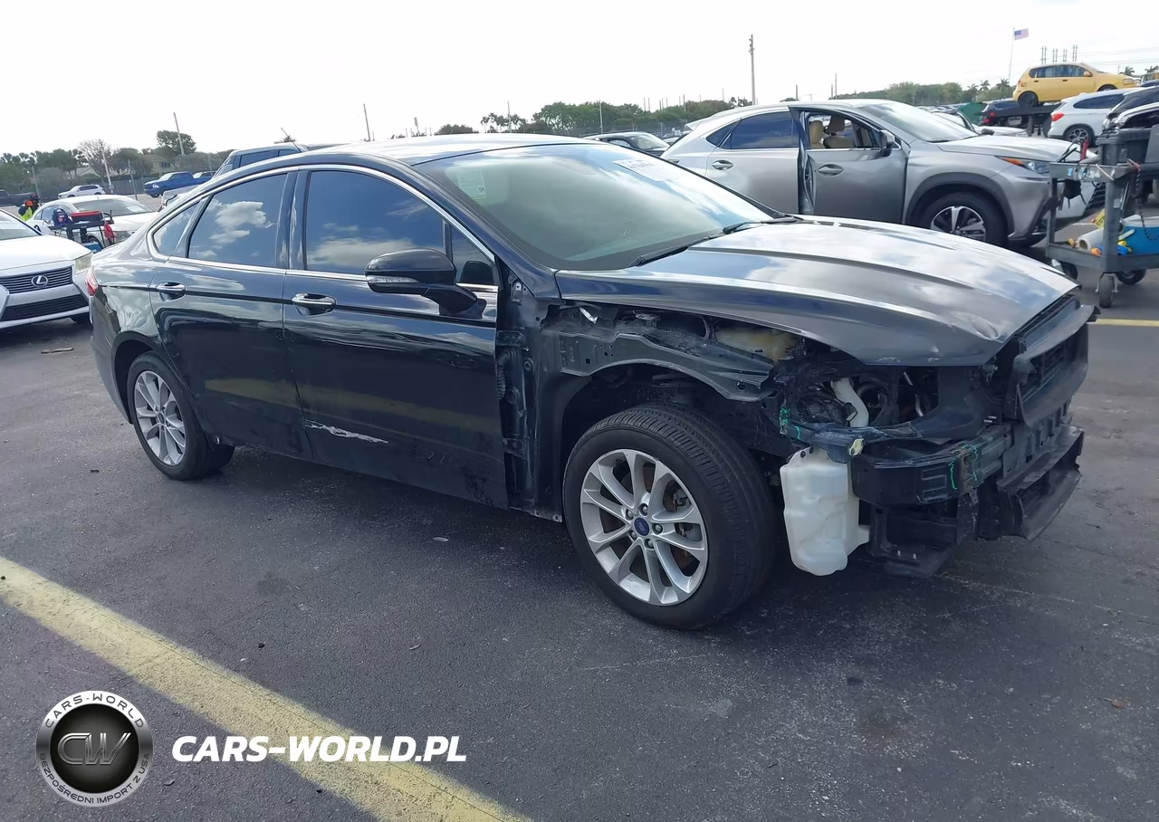 2019 Ford Fusion Energi Titanium – zdjęcie 1 z 17