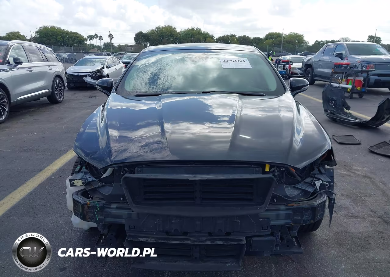 2019 Ford Fusion Energi Titanium VIN:3FA6P0SU4KR161806 - 13