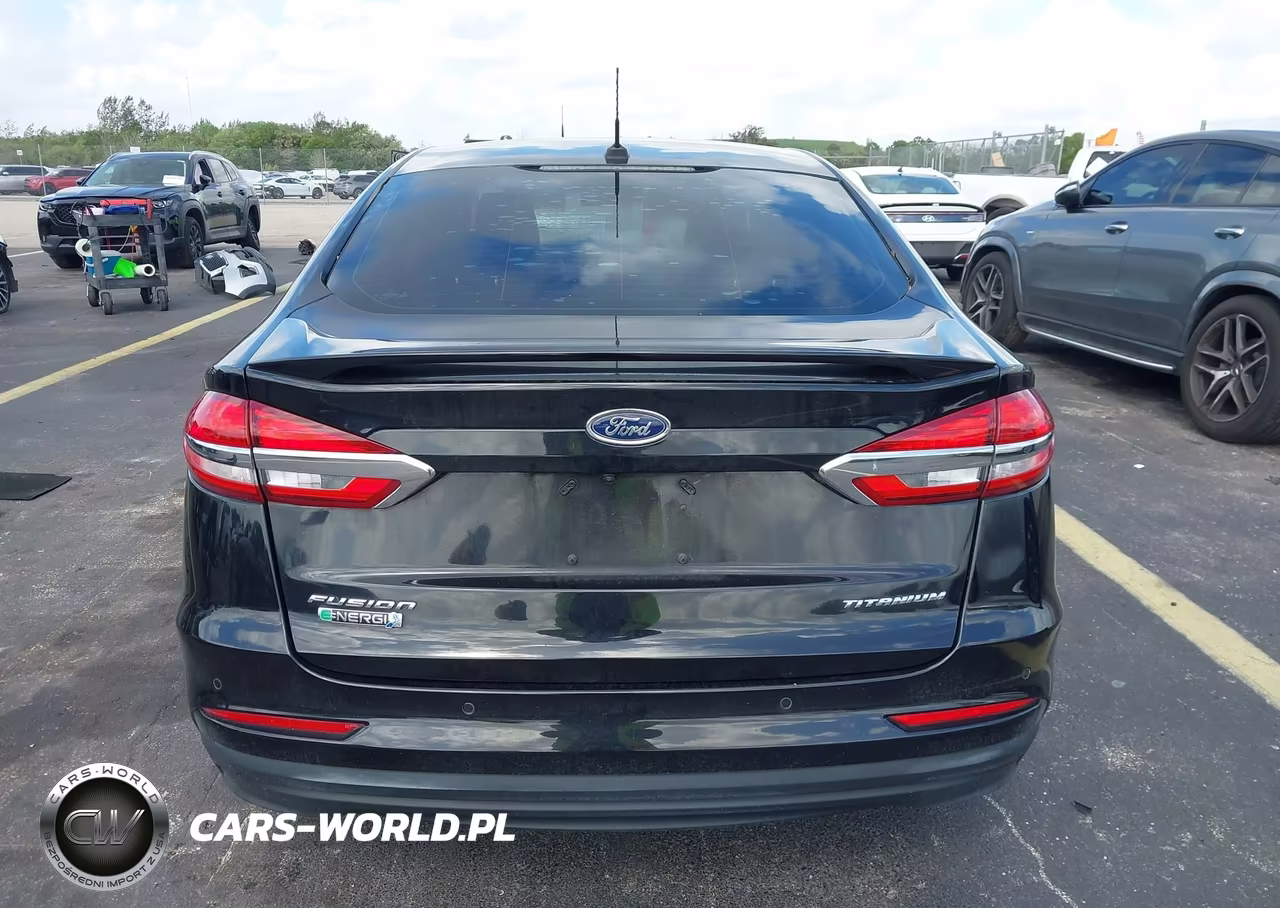 2019 Ford Fusion Energi Titanium VIN:3FA6P0SU4KR161806 - 17