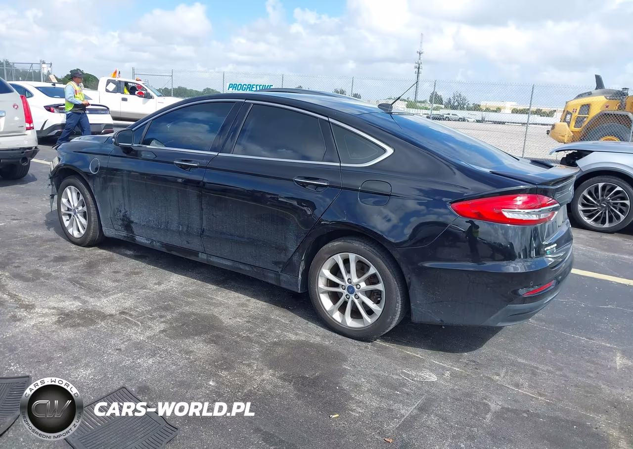 2019 Ford Fusion Energi Titanium VIN:3FA6P0SU4KR161806 - 3