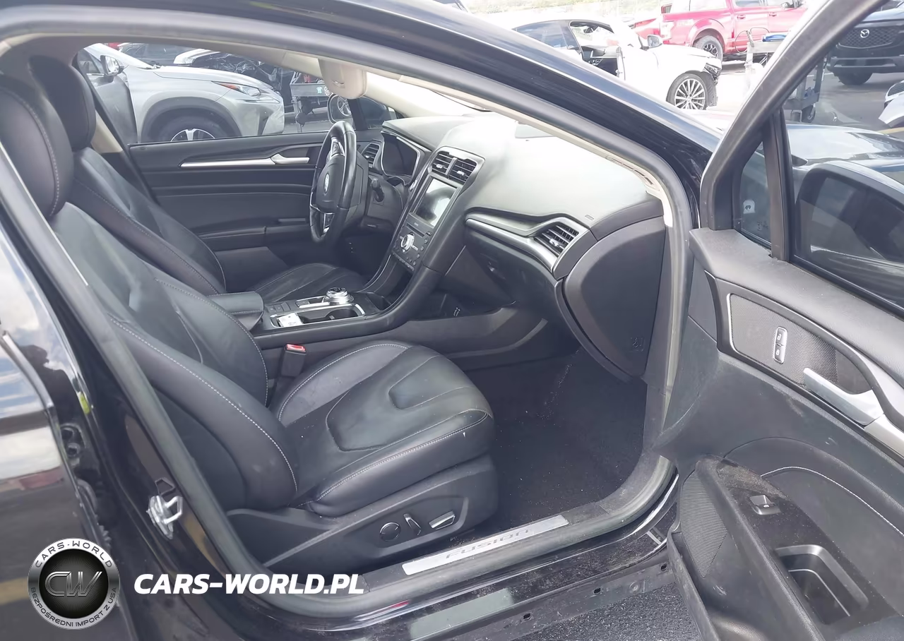 2019 Ford Fusion Energi Titanium VIN:3FA6P0SU4KR161806 - 5