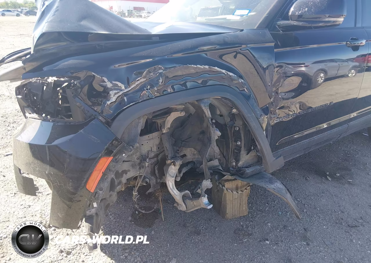 2023 Jeep Grand Cherokee L Altitude 4X2 VIN:1C4RJJAGXP8891240 - 18