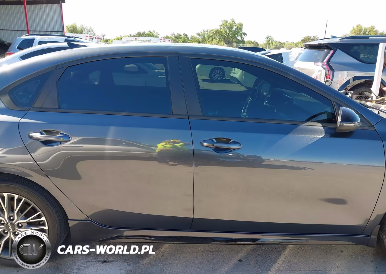 2024 Kia Forte Gt-Line VIN:3KPF54AD6RE732769 - 13