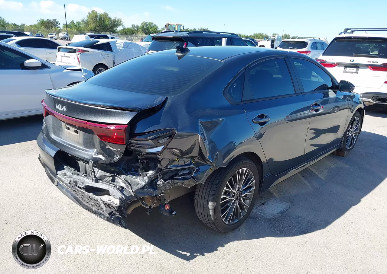 2024 Kia Forte Gt-Line VIN:3KPF54AD6RE732769 - 4
